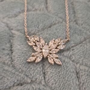 Elegant 9.25 Sterling Silver Pendant Necklace